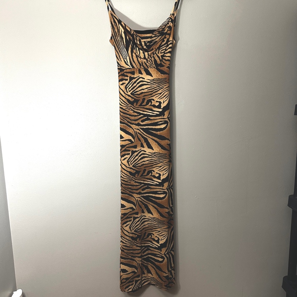 Vintage Arianna by Rachel Kaye Elegant Tiger Print Maxi Dress Cutout Back Size 6